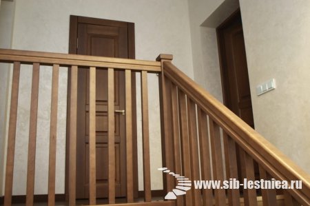 Двери и лестница из березы